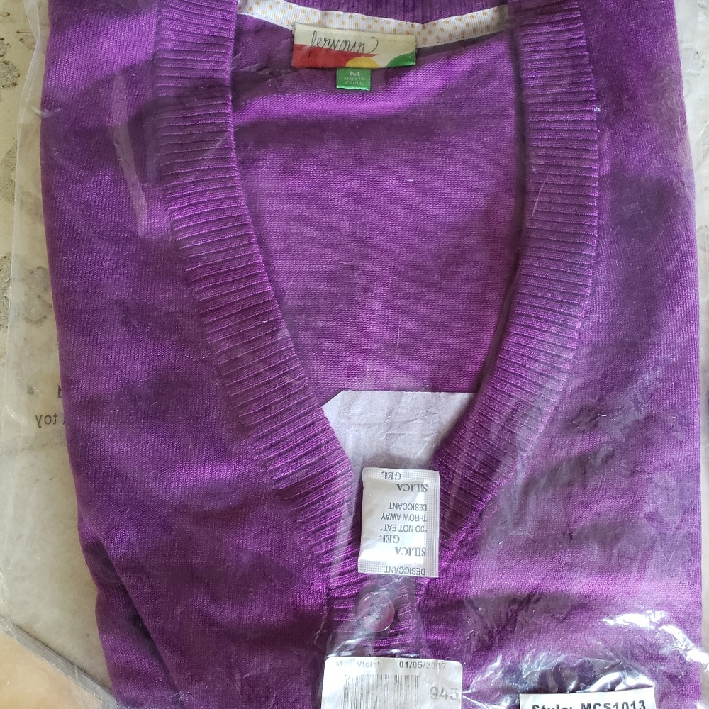 Medium Fervour sweater never opened in violet